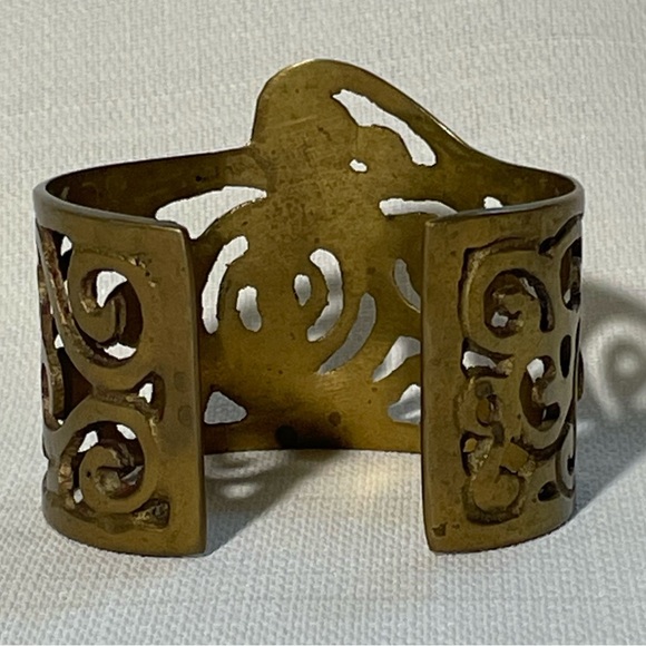 Vintage Metal Filigree Cuff Bracelet‎ - Picture 3 of 9
